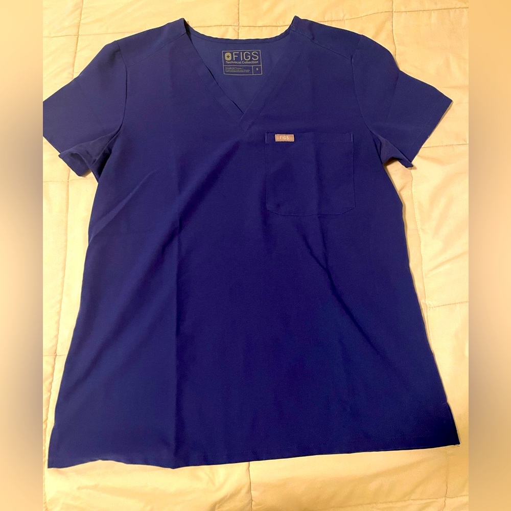 Figs Catarina scrub top in Winning Blue size small
